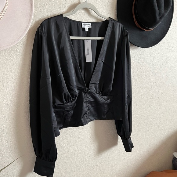 The Drop Cropped Blouse | 2X - Picture 2 of 7